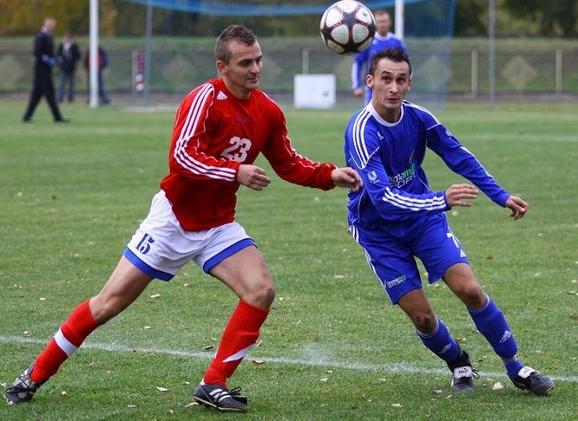 Piłkarze z Opolszczyzny grają sparingi i przygotowują się do sezonu.