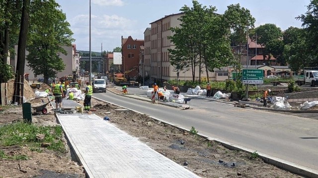 Skarb znaleziono na budowie drogi przy ul. 1 Maja w Wałbrzychu