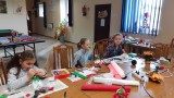 W świetlicy wiejskiej w Smogorzowie pod Przysuchą dzieci miały zajęcia plastyczne