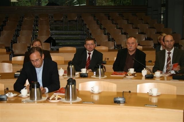 Opolscy biznsmeni uczestniczący w spotkaniu an temat strefy. Fot. UMWO