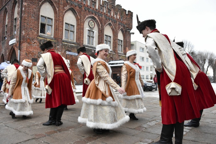 Rekordowy Orszak Trzech Króli w Malborku. Mieszkańcy przeszli ulicami w centrum miasta