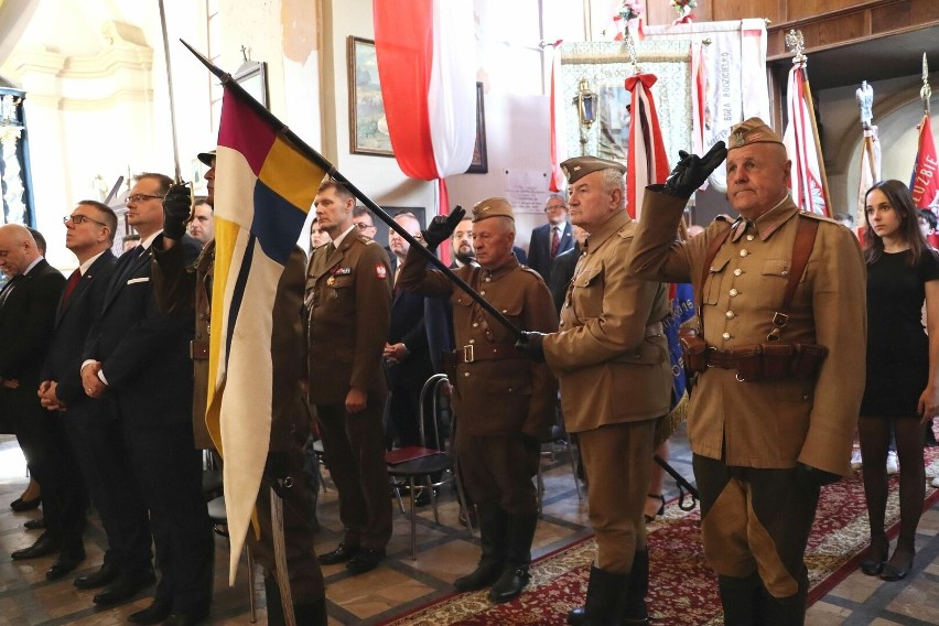 Uroczyste obchody upamiętniające ostatnią zbiórkę oddziału majora Hubala w Stanowiskach w gminie Kluczewsko. Zobaczcie zdjęcia