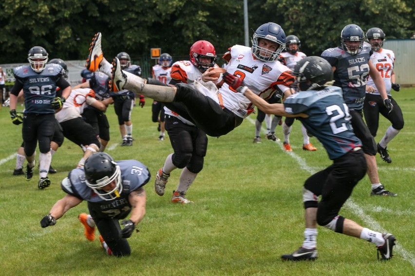 Futbol amerykański: W derbach Małopolski górą Silvers Olkusz [ZDJĘCIA]