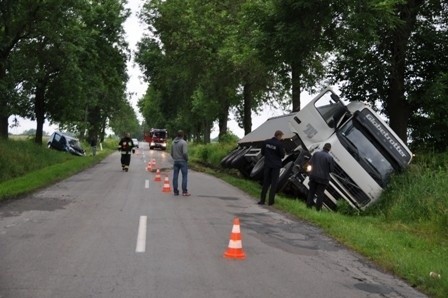 Na drodze w Majdanie Gromadzkim kierowca hondy civic z niewiadomych przyczyn nagle zjechał na przeciwległy pas ruchu.