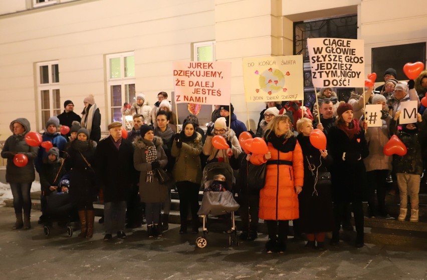 #MuremZaOwsiakiem w Radomiu. Mieszkańcy podziękowali Jurkowi Owsiakowi 