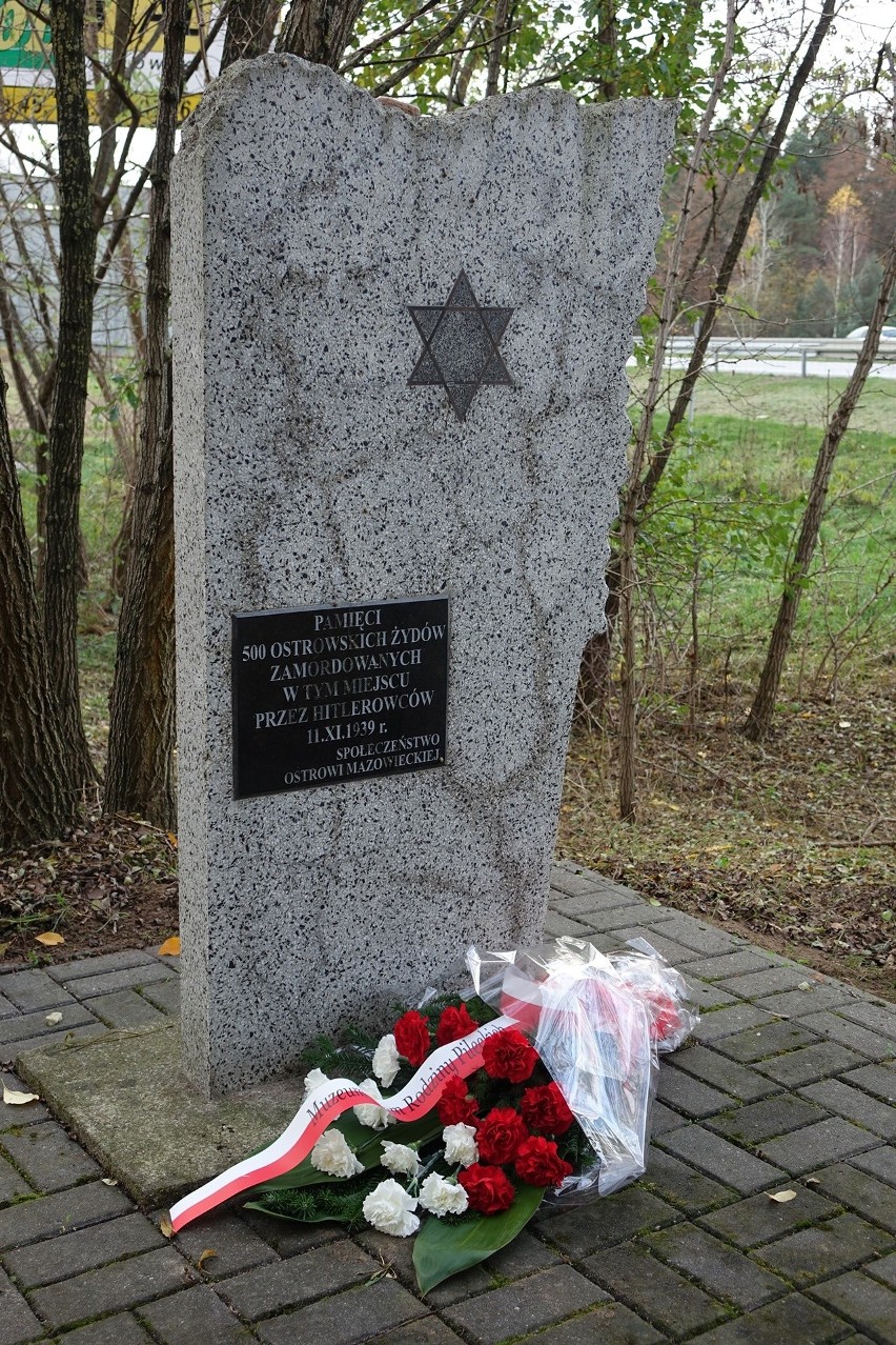 Ostrów Mazowiecka. 11 listopada to nie tylko rocznica odzyskania niepodległości. Także mordu na ostrowskich Żydach. 11.11.2020. Zdjęcia