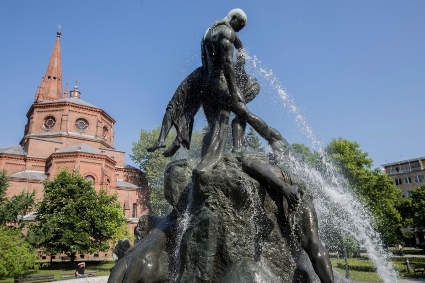 - Wybrałam się niedawno na spacer do parku Kazimierza...