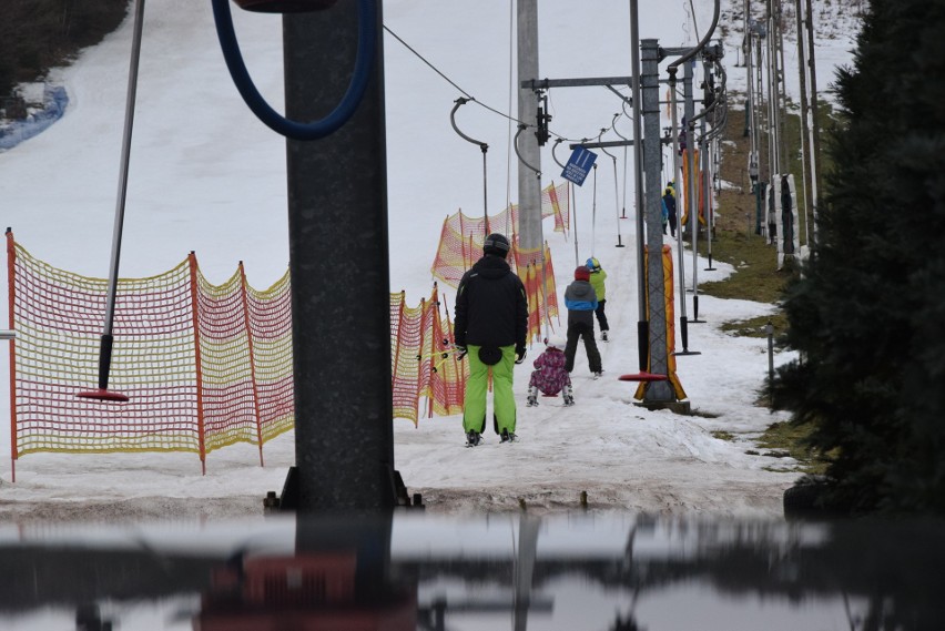 W Ośrodku narciarskim w Tumlinie w sobotę, 27 lutego tłumów...