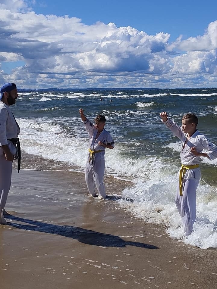 Karate w morzu... Czyli obóz klubu Shiro Bilcza - Chęciny nad Bałtykiem. Zobaczcie zdjęcia 