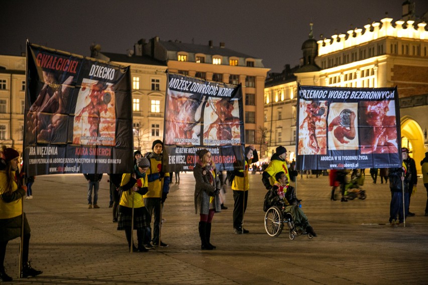 Kraków. Manifestacja antyaborcyjna kobiet [ZDJĘCIA]