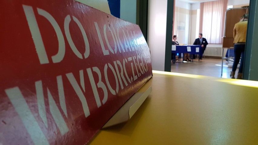 Wybory parlamentarne 2019 Strzelce Opolskie. Mieszkańcy gminy głosują