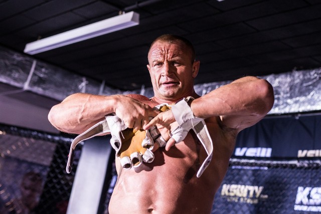 "Pudzian" wraca do KSW po dłuższej przerwie. Ostatni raz walczył w 2019 roku. Nie zmierzy się z Serigne Ousmane Dią, który trafił do szpitala. Gala KSW 59 już dziś - sprawdź, gdzie oglądać i od której godziny