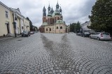 Przy katedrze w Poznaniu kierowcy mają spore kłopoty z parkowaniem, ale sytuacja ma się poprawić