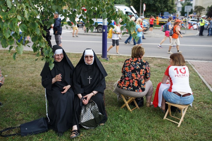 ŚDM w Krakowie. ZIKiT apeluje: Do Brzegów idźcie pieszo