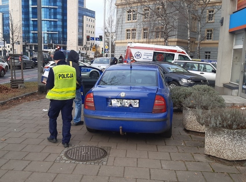 Wypadek przy pl. Orląt Lwowskich 15.12.2020