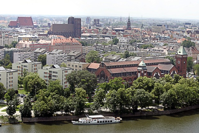 Centrum Wrocławia z lotu ptaka. W górnej części kadru dobrze widoczny kościół św. Marii Magdaleny. W tym roku dostał on najwyższą możliwą dotację na remont południowej wieży.