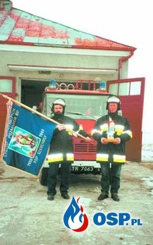 Senator PiS przerobił zdjęcie strażaków z Podlasia. Dodał im tęczową flagę i podpisał LGBT [ZDJĘCIA]