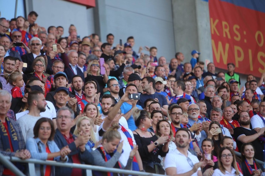 Piast Gliwice pokonał poznańskiego Lecha 1:0 (1:0) i...