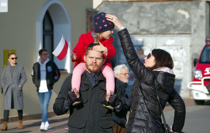 Święto Niepodległości w Tarnobrzegu. Odsłonięto pomnik Józefa Piłsudskiego [ZDJĘCIA]