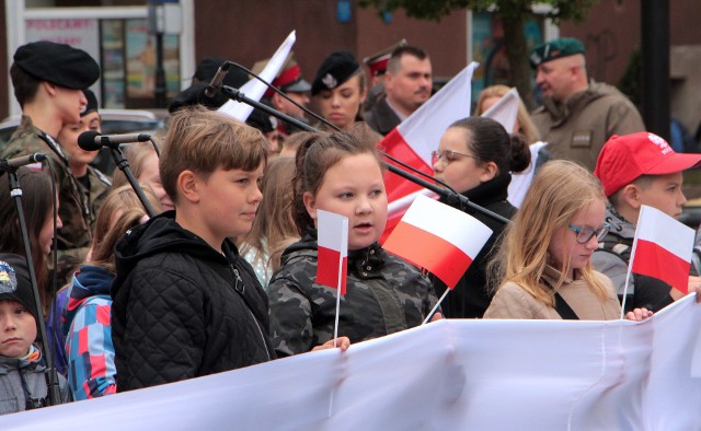 Nietypowy świąteczny weekend majowy trwa. Przypomnijmy sobie jak Dzień Flagi RP obchodziliśmy w Grudziądzu, w ubiegłym roku.