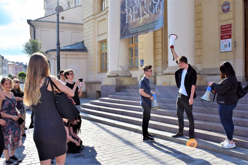 Protest klimatyczny pod ratuszem. "Będziemy kontynuowali i nasilali formy protestu" (ZDJĘCIA)                      