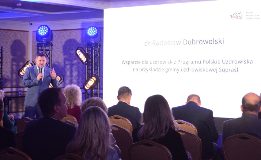 Supraśl. Konferencja "Nowe trendy w rozwoju uzdrowisk i priorytety w ich promocji" w ramach obchodów światowego dnia turystyki