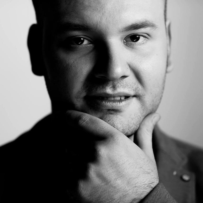 Julian Lesiński, piosenkarz, aktor oraz dziennikarz radiowy,...