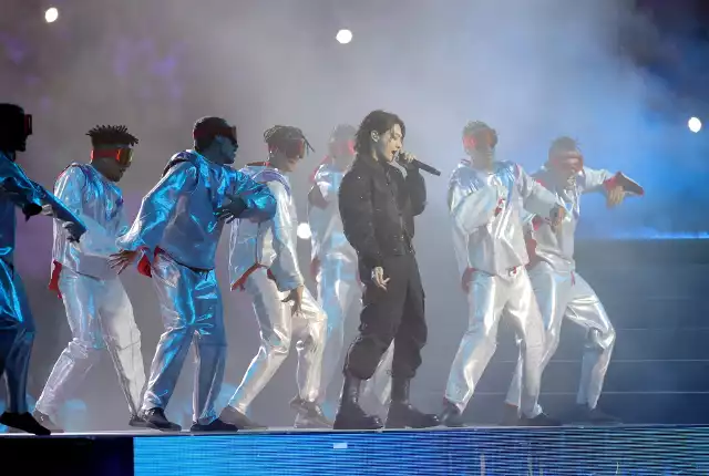 Kim jest Jung Kook? Artysta BTS wystąpił na scenie podczas ceremonii otwarcia mundialu w Katarze. Zobaczcie naszą galerię zdjęć: