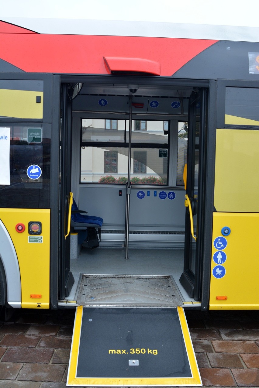 Pasażerowie olkuskiej komunikacji testowali nowy autobus [ZDJĘCIA]