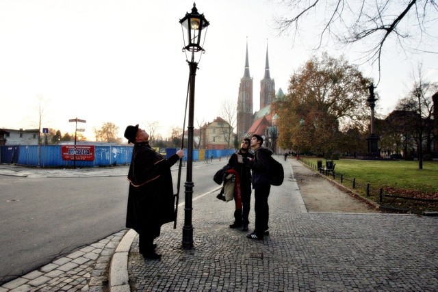 "Poprawić infrastrukturę oświetleniową w obrębie skwerów" - sugerują badacze zatrudnieni zaprawie 700 tysięcy złotych