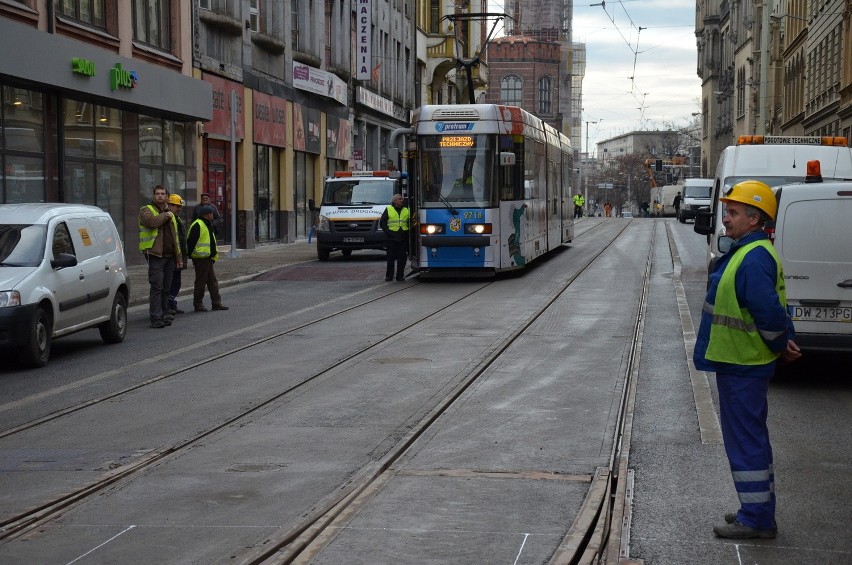 Wrocław: Ruszył tramwaj na Krupniczej. Na razie pojechał na próbę (FILMY, ZDJĘCIA)