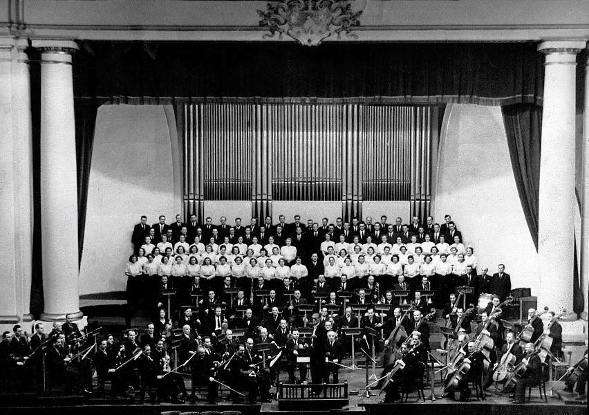 Orkiestra i Chór PFK pod dyrekcją B.Wodiczki - lata 50-te