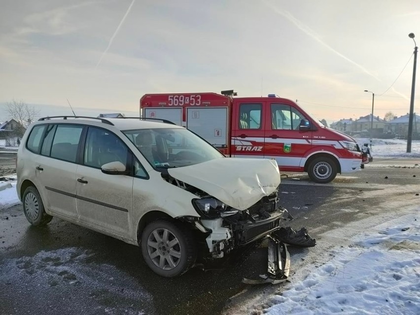 Czwartkowy wypadek na skrzyżowaniu obwodnicy Gdowa i ul....