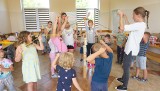 Szygi. Pracownicy Gminnego Ośrodka Upowszechniania Kultury w Różanie w dniach 5-7.08.2019 odwiedzili dzieci w Szygach