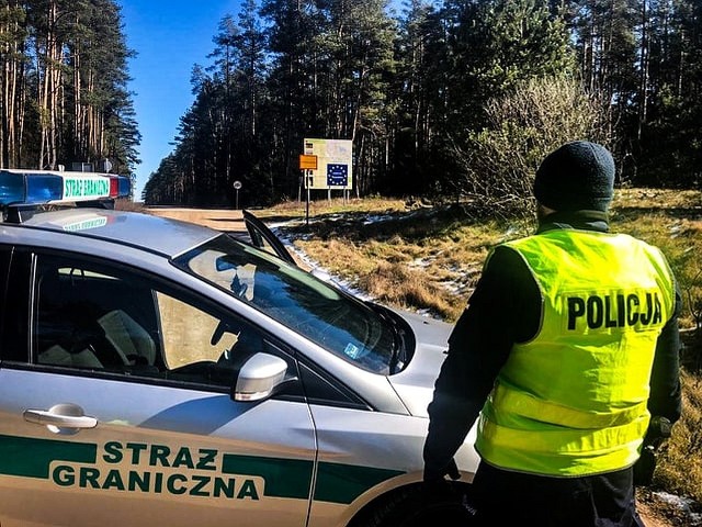 Kontrola graniczna na granicy Polska - Litwa. Policja, POSG i PBOT działają wspólnie