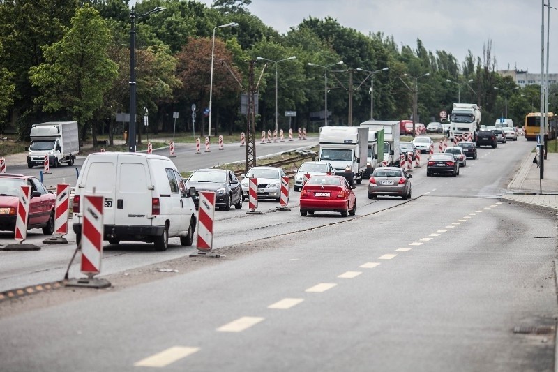 Do września przejazd przez tzw. skrzyżowanie marszałków z...