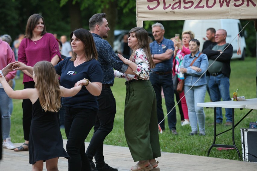 Potańcówką zakończyło się świętowanie rocznicy uchwalenia Konstytucji 3-go Maja w Parku Kołłątajów w Wiśniowej