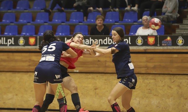 Niedawno, podczas turnieju w Kielcach, Suzuki Korona Handball przegrała z Młynami Stoisław Koszalin 24:33.