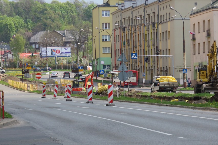 W Dąbrowie Górniczej trwa budowa nowego torowiska...