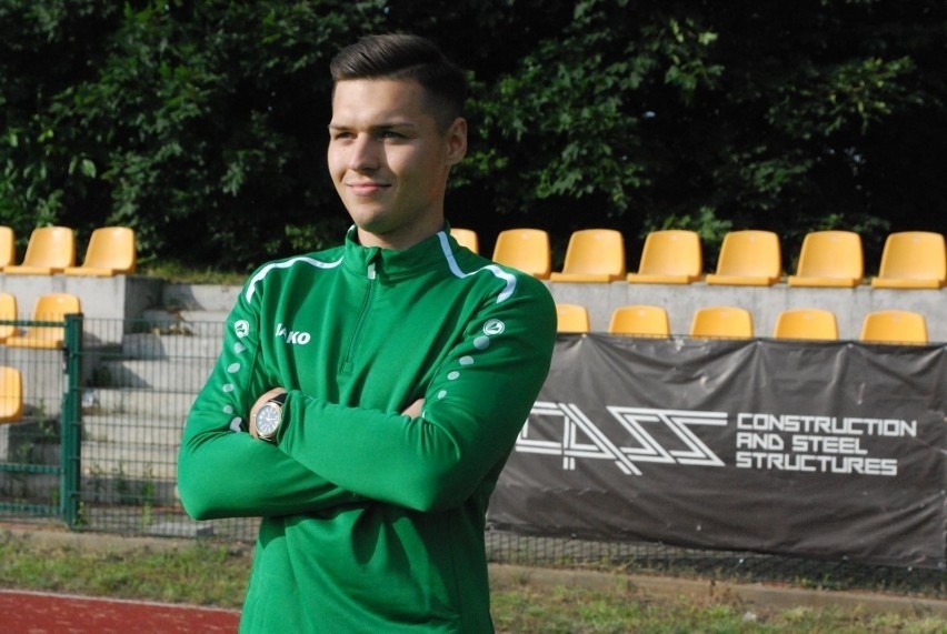 Grający ostatnio w Pogoni Staszów Bartosz Pańtak wrócił do Korony Kielce. Będzie występował w drugim zespole w trzeciej lidze