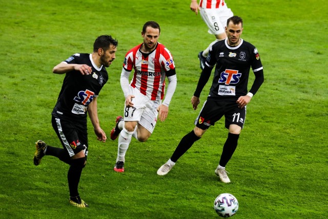 W ostatnim meczu, rozegranym w Krakowie, Jagiellonia pokonała Cracovię 1:0 po golu Przemysława Mystkowskiego
