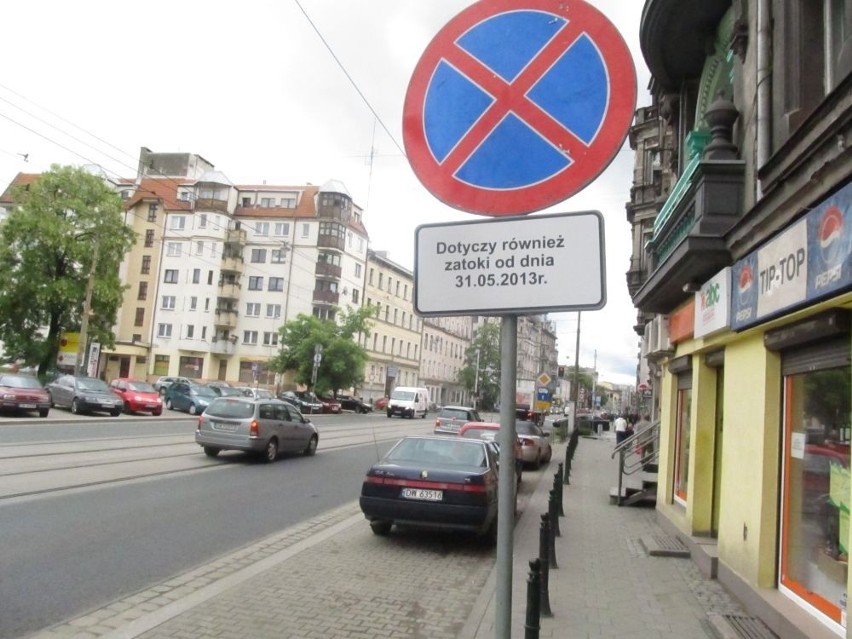 Wrocław: Remont Traugutta. Miało być nocami, bez utrudnień. A parkingów już nie ma...(ZDJĘCIA)