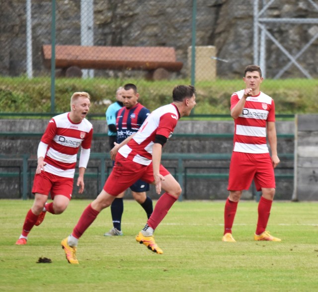 W trzeciej kolejce klasy okręgowej Góral Górno wygrał z Wichrem Miedziana Góra 3:0 (0:0). Bramki zdobyli Damian Piotrowicz 78, Bartłomiej Czajkowski 84, Bartłomiej Soczomski 90+2.Zachęcamy do obejrzenia galerii zdjęć z tego spotkania. Szczegóły na kolejnych slajdach>>>