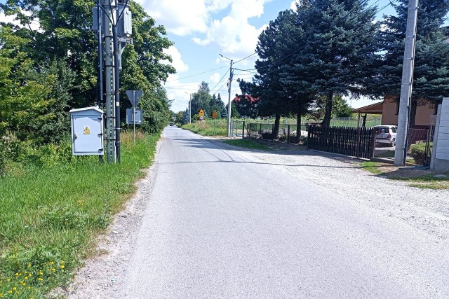 Po części dawnego torowiska w Proszowicach znajduje się przedłużenie ulicy Kolejowej