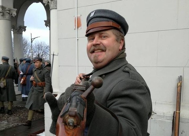 Paweł Krakowiak, szef Stowarzyszenia Rekonstrukcji Historycznych "Avito Vivit Honore" jest organizatorem wydarzenia.