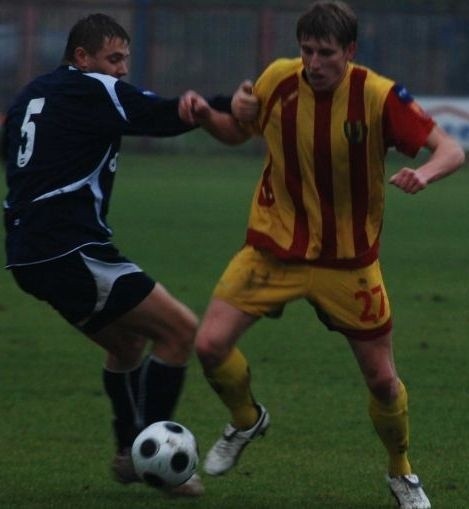 Jacek Kiełb ma 21 lat, jest piłkarzem kieleckiej Korony. Rozegrał cztery mecze w kadrze Polski, dwa do 18 lat i dwa do 21 lat - z Liechtensteinem i Holandią.