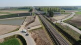 Podlaskie. Budowa Rail Baltica na trasie Białystok-Warszawa. Nowe wiadukty i skrzyżowania w miejscowości Nowe Racibory i Jabłoń-Dąbrowa