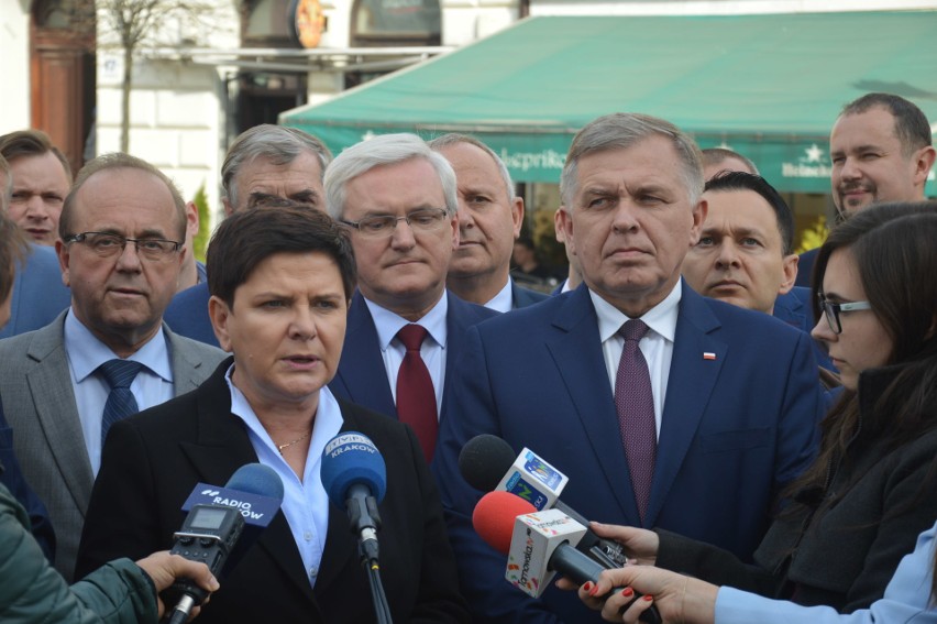 Wybory samorządowe 2018. Wicepremier Beata Szydło spotkała się z tarnowianami na Rynku [ZDJĘCIA]