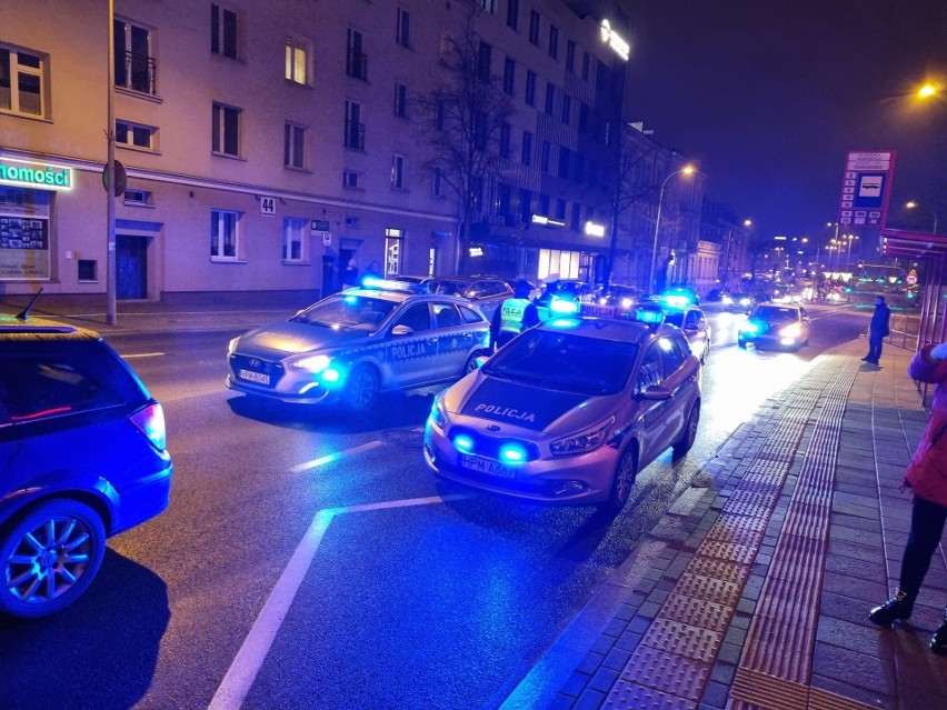 Białystok. Autobus potrącił kobietę na ul. Sienkiewicza. Przechodziła na czerwonym świetle