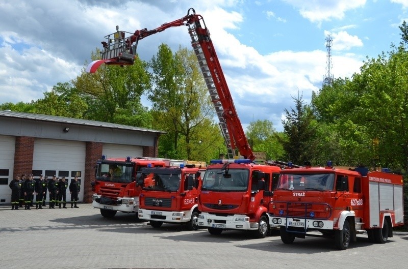 Uroczysty apel strażaków w Świętochłowicach